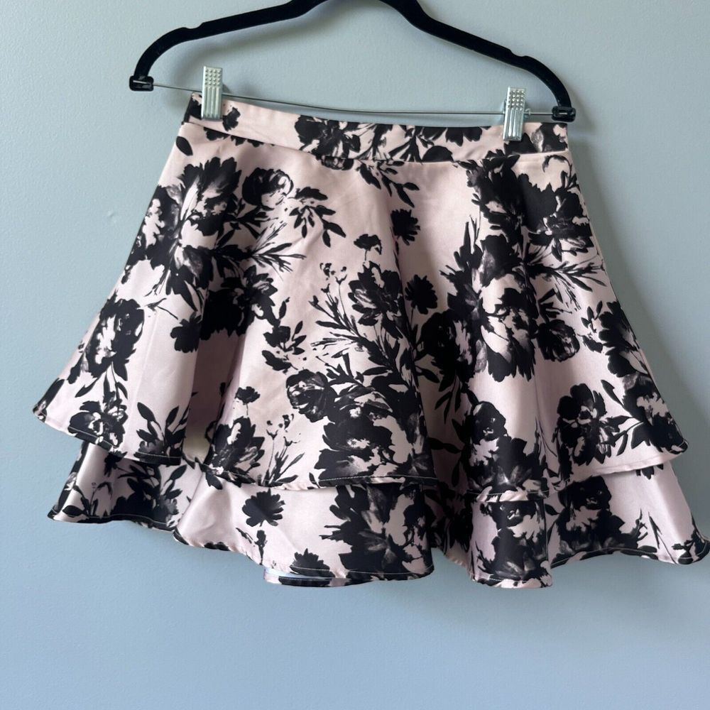 City‎ Triangles Mini Skirt Womens Size 5 Pink Black Teired Ruffle Floral Print